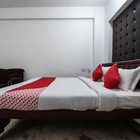 Oyo 29792 Piyush Hajipur Hotel ภายนอก รูปภาพ