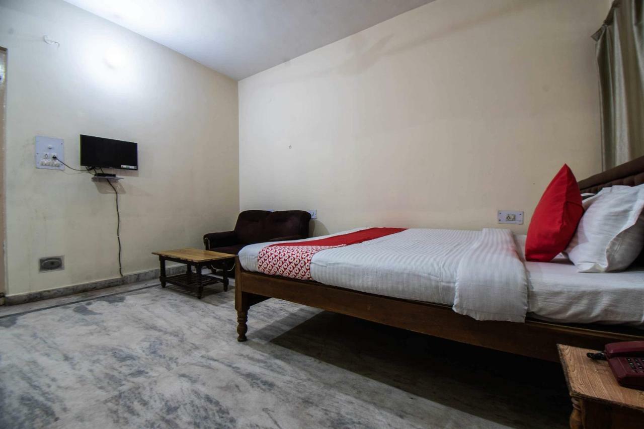 Oyo 29792 Piyush Hajipur Hotel ภายนอก รูปภาพ