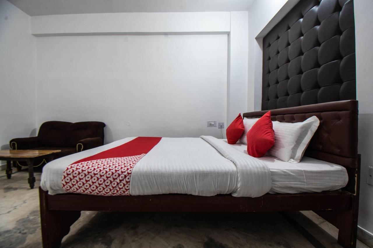 Oyo 29792 Piyush Hajipur Hotel ภายนอก รูปภาพ