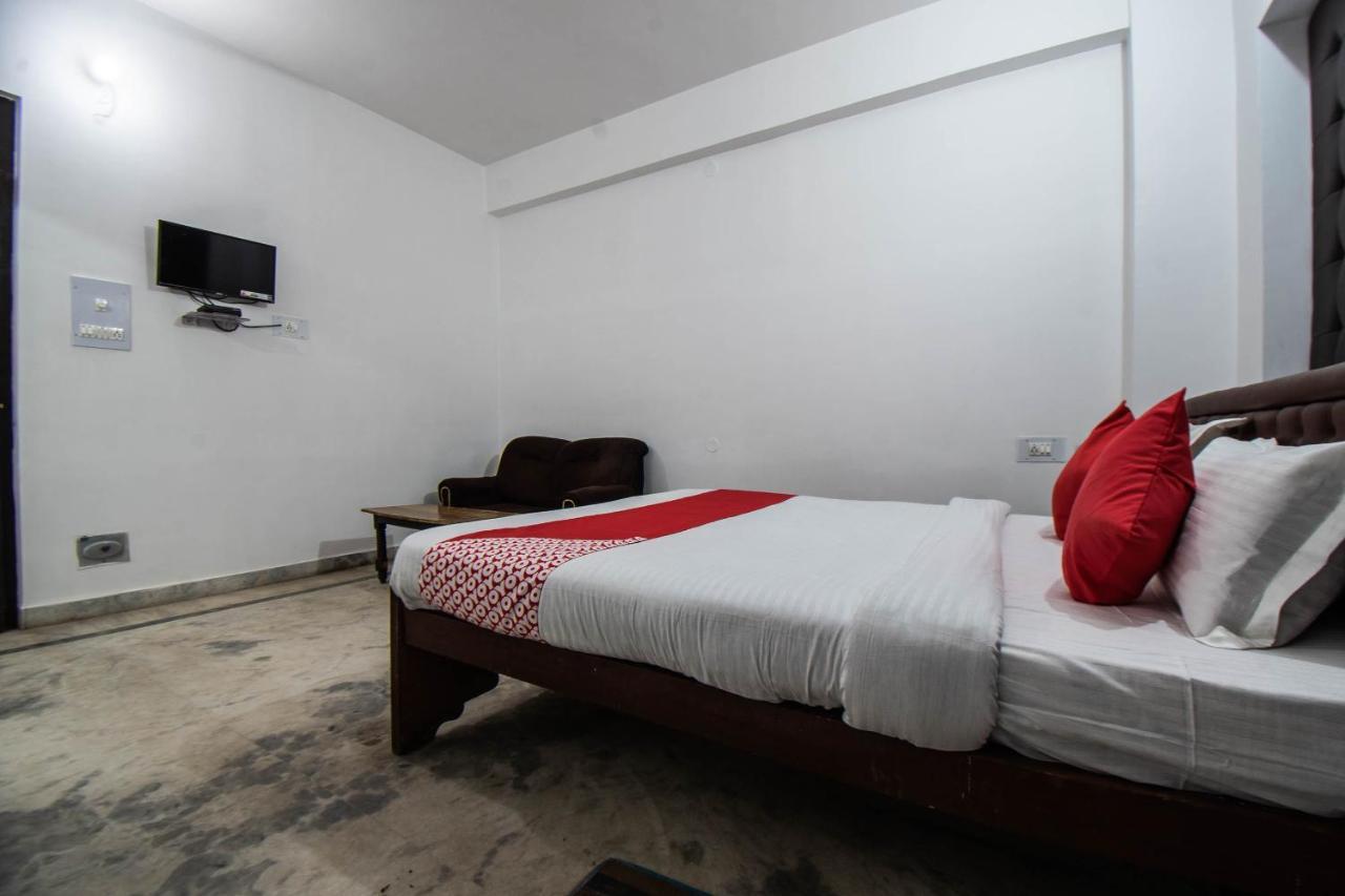 Oyo 29792 Piyush Hajipur Hotel ภายนอก รูปภาพ