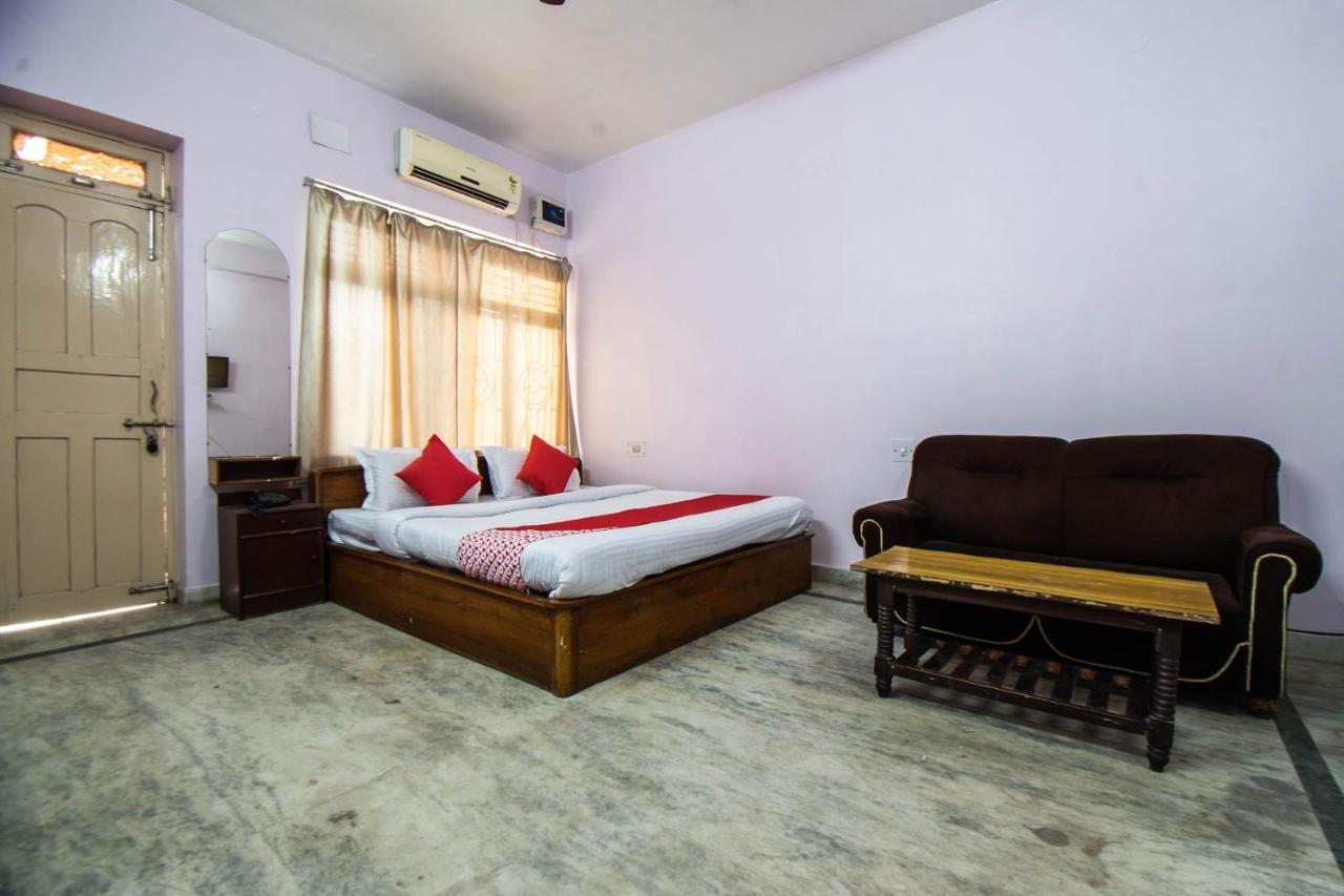 Oyo 29792 Piyush Hajipur Hotel ภายนอก รูปภาพ